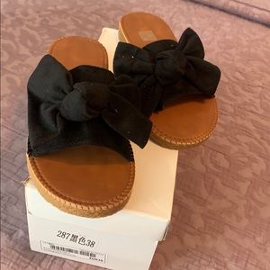 Black sandals size 6 never used